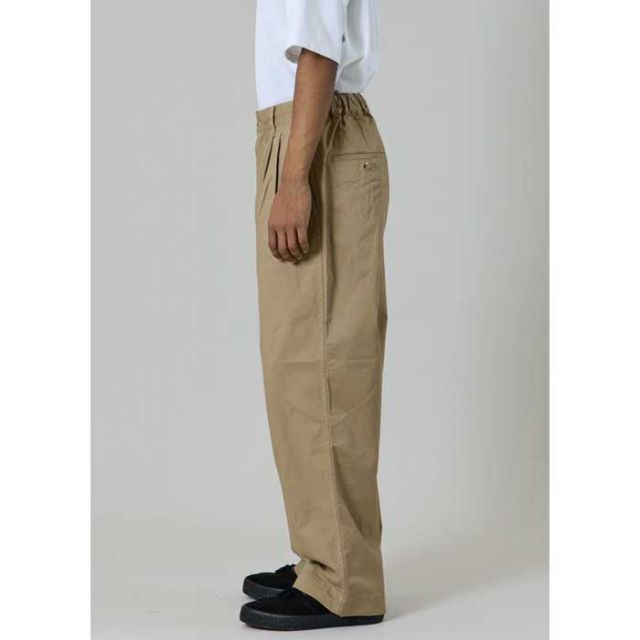 UNFRM AW-7560 CLASSIC TWO-TUCK CHINO TROUSERS