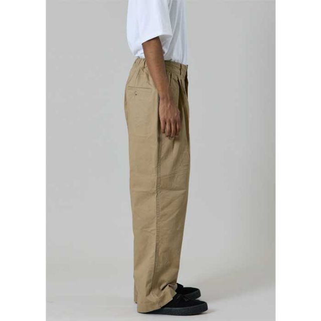 UNFRM AW-7560 CLASSIC TWO-TUCK CHINO TROUSERS